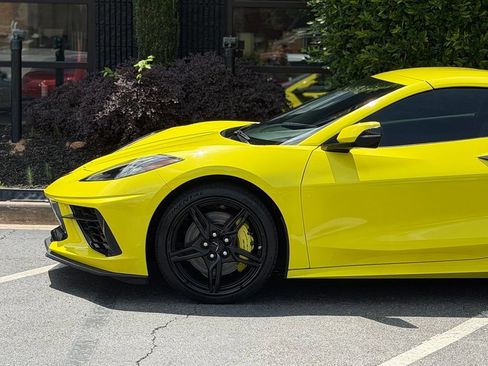 Used 2021 Chevrolet Corvette Stingray Convertible w/ Z51 Performance Package RWD image 9