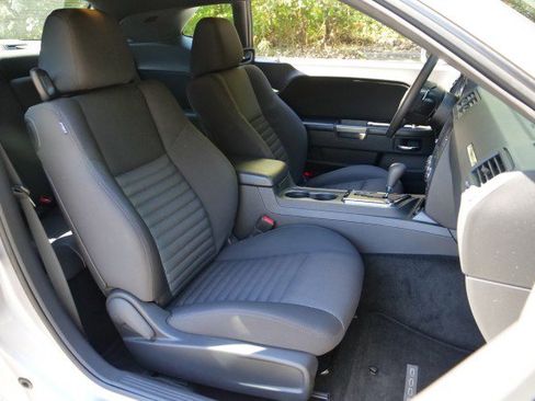 Used 2014 Dodge Challenger R/T w/ Blacktop Package image 33