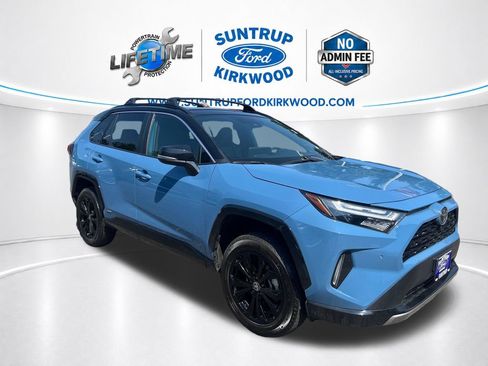 Used 2025 Toyota RAV4 XSE w/ Advanced Technology Package AWD/4WD image 9