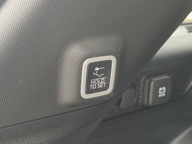 Certified 2024 Jeep Grand Cherokee Altitude AWD/4WD image 15