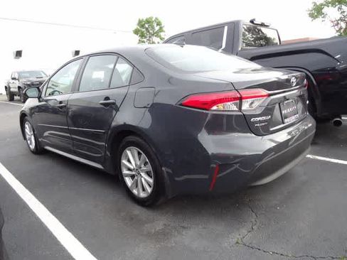 Used 2025 Toyota Corolla LE w/ LE Premium Package FWD image 7