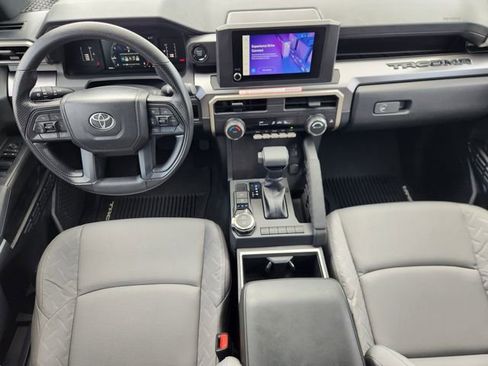 Certified 2025 Toyota Tacoma SR5 image 25