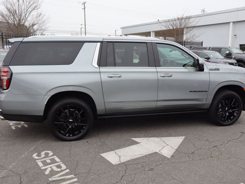 Certified 2024 Chevrolet Suburban High Country image 11