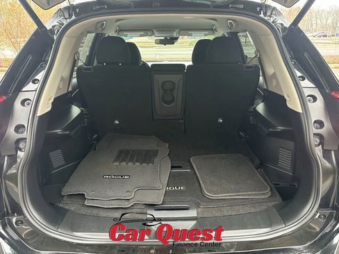 Used 2020 Nissan Rogue SV image 16