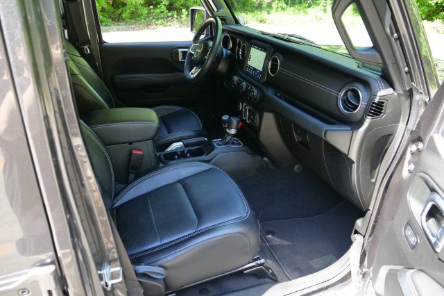 Used 2022 Jeep Gladiator Overland w/ Popular Equipment Package AWD/4WD image 35