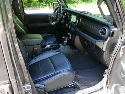 Used 2022 Jeep Gladiator Overland w/ Popular Equipment Package AWD/4WD image 35