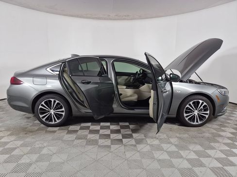 Used 2019 Buick Regal Essence w/ Sights and Sounds Package FWD image 9