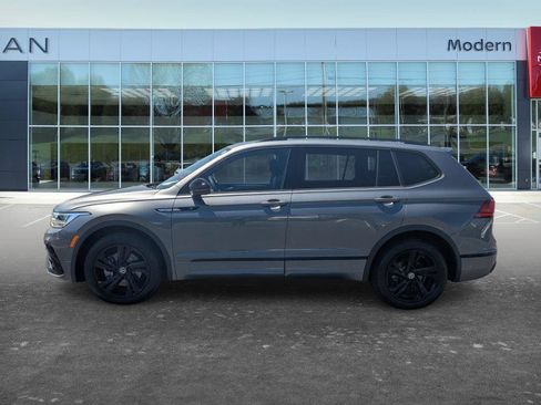 Used 2023 Volkswagen Tiguan SE R-Line FWD image 2