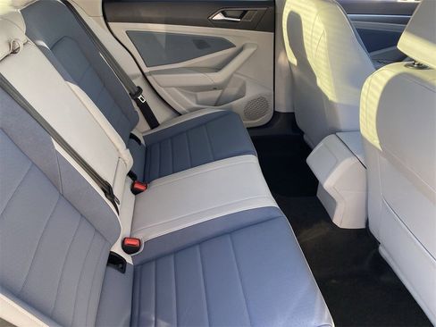New 2026 Volkswagen Jetta SE image 9