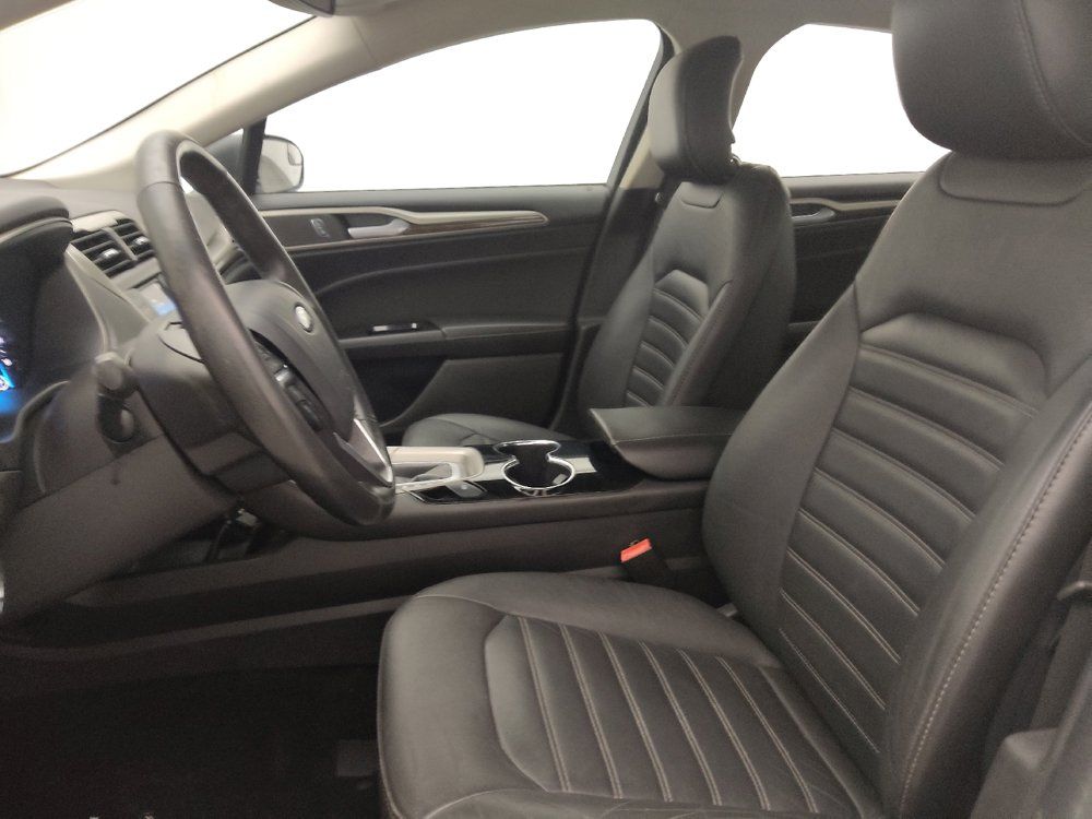 Used 2014 Ford Fusion SE w/ Equipment Group 202A FWD image 17