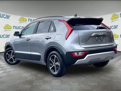 Used 2023 Kia Niro EX FWD image 4