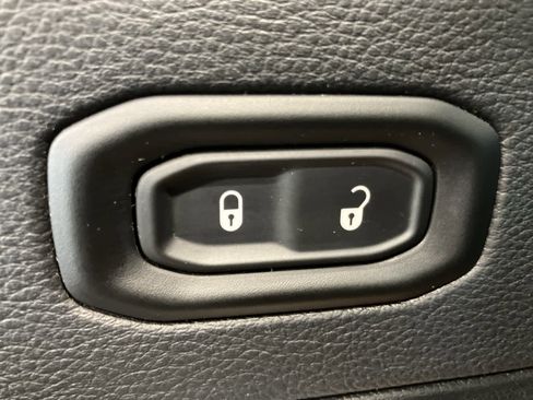 Used 2019 Jeep Wrangler Unlimited Rubicon image 13