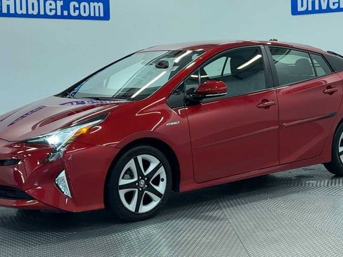 Used 2017 Toyota Prius Four Touring w/ Premium Convenience Package FWD image 4