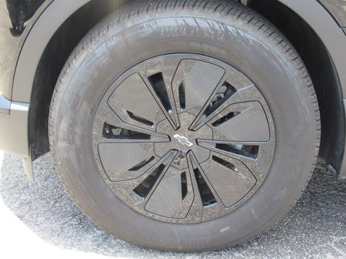 New 2025 Chevrolet Blazer EV LT image 7