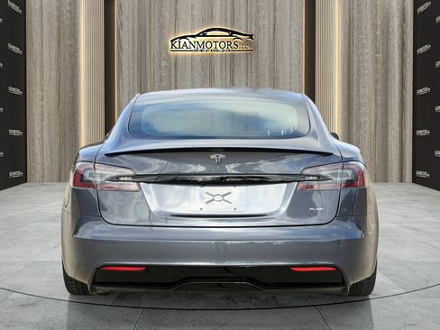 Used 2022 Tesla Model S Plaid image 8