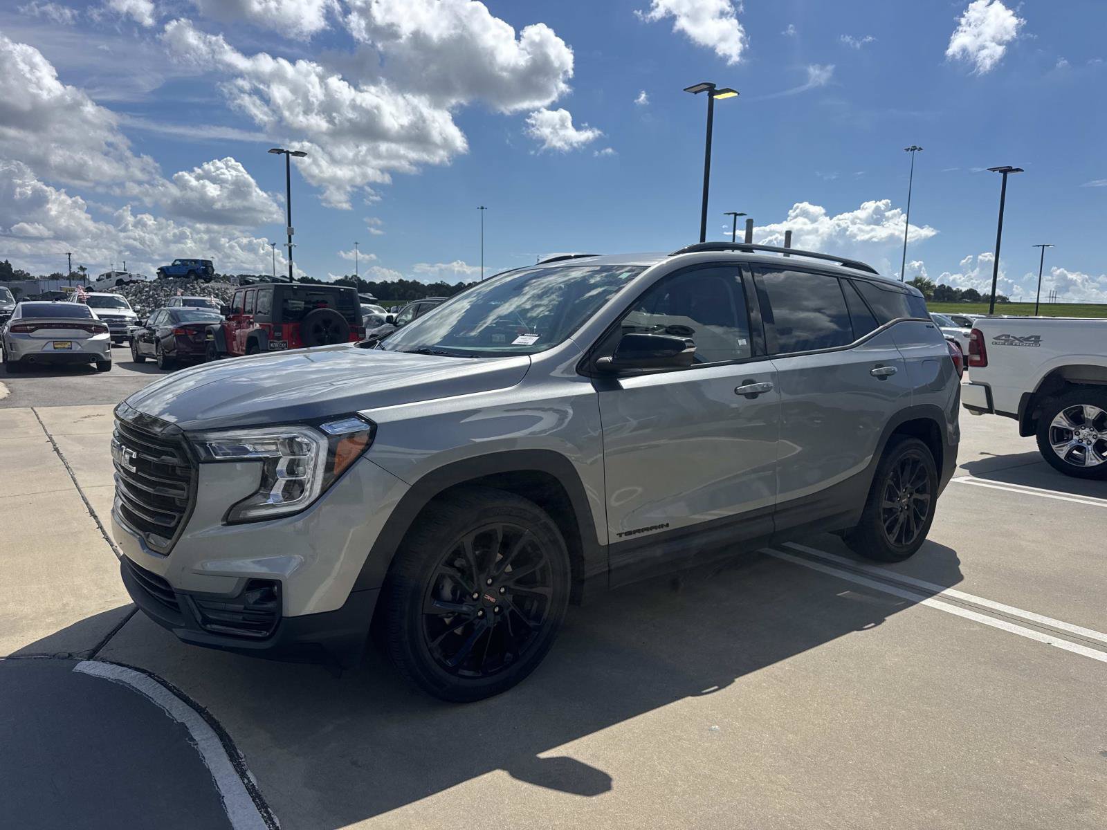 Used 2023 GMC Terrain SLT w/ Elevation Edition FWD image 3