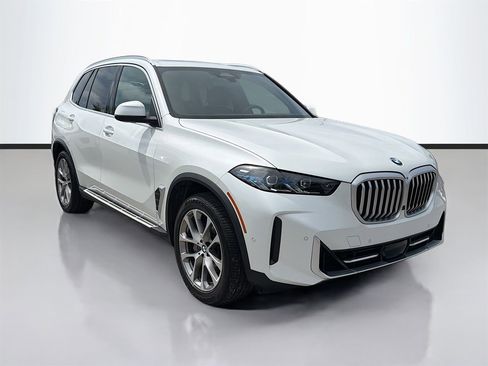 Used 2025 BMW X5 xDrive40i w/ Climate Comfort Package image 2