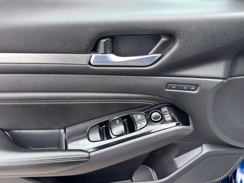 Used 2022 Nissan Altima 2.5 Platinum image 8