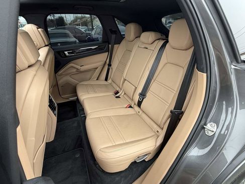 Used 2019 Porsche Cayenne image 5