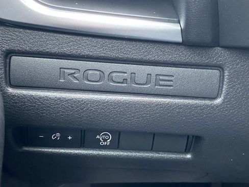 Used 2023 Nissan Rogue S image 25