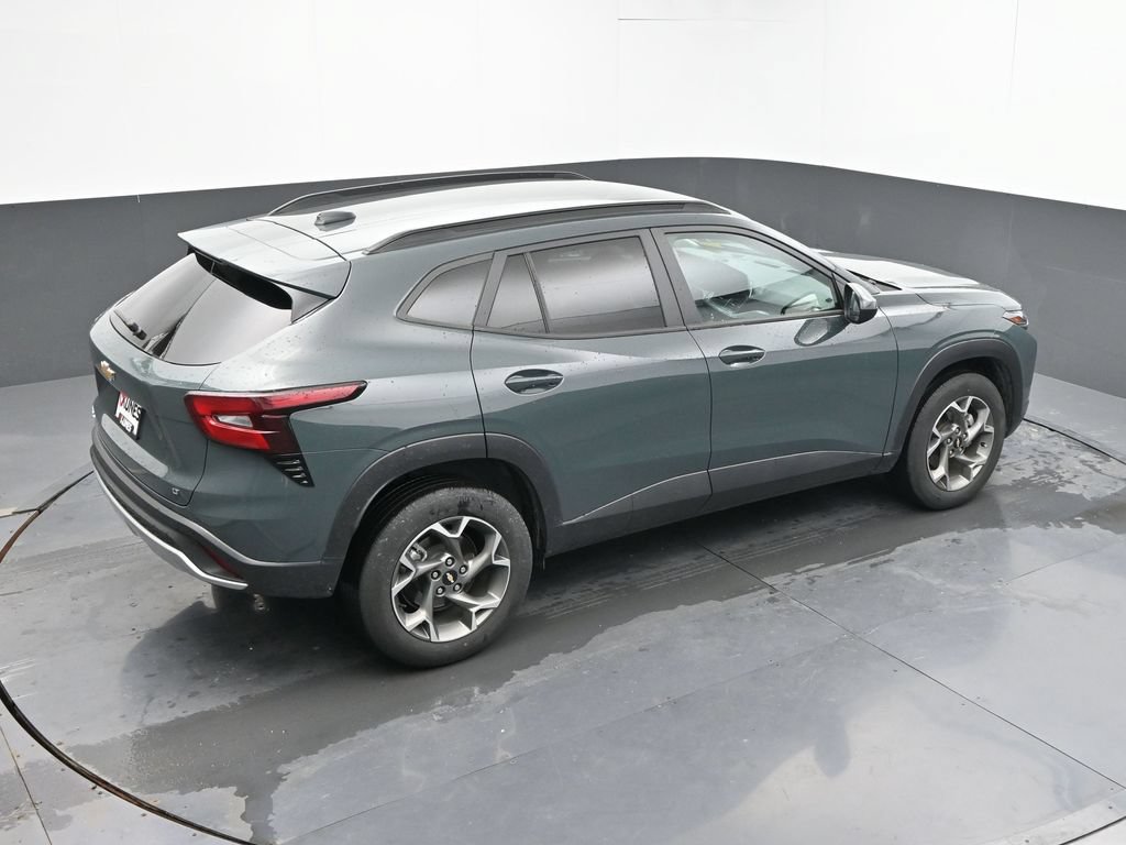 Used 2025 Chevrolet Trax LT FWD image 20