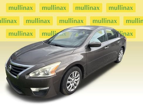 Used 2013 Nissan Altima 2.5 FWD image 2