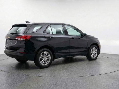 Used 2025 Chevrolet Equinox LT FWD image 9