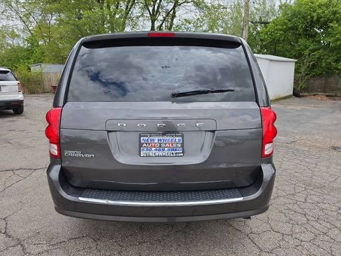 Used 2015 Dodge Grand Caravan American Value Package FWD image 17