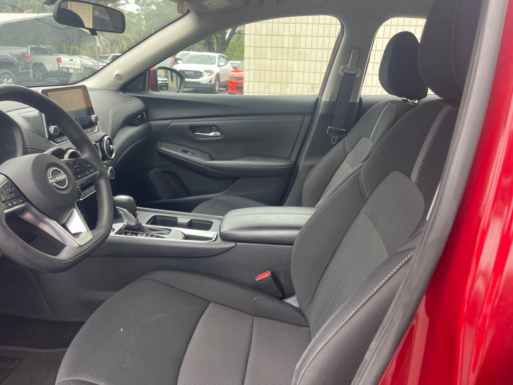 Used 2025 Nissan Sentra SV FWD image 10