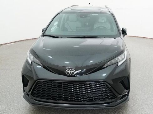 New 2026 Toyota Sienna XSE FWD image 15