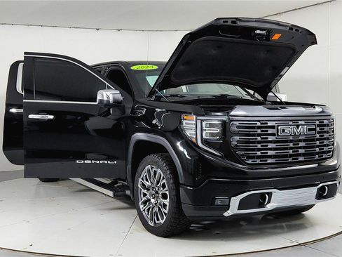 Used 2023 GMC Sierra 1500 Denali Ultimate image 9