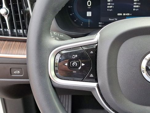 Used 2023 Volvo XC60 B5 Ultimate w/ Climate Package image 23