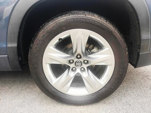 Used 2016 Toyota Highlander Limited Platinum image 12