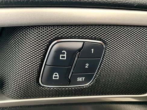 Used 2017 Ford Fusion SE w/ Fusion SE Technology Package image 10