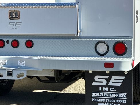 Used 2024 Ford F550 2WD Regular Cab Super Duty w/ XL Chrome Package image 30