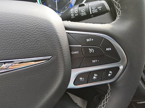 New 2026 Chrysler Pacifica Select FWD image 25