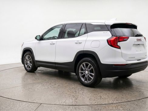 Used 2024 GMC Terrain SLT AWD/4WD image 6