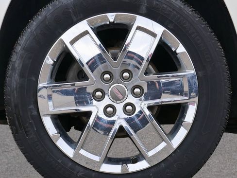 Used 2014 GMC Acadia Denali image 16