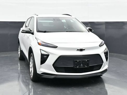 Used 2023 Chevrolet Bolt EUV LT w/ Driver Confidence Package FWD image 4