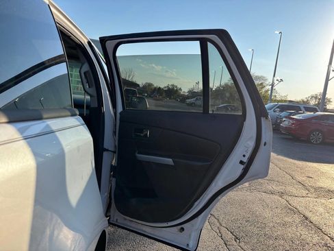 Used 2013 Ford Edge SEL FWD image 17