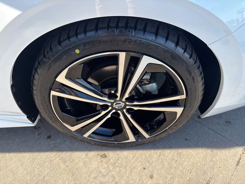 Used 2021 Nissan Sentra SR w/ SR Premium Package image 14