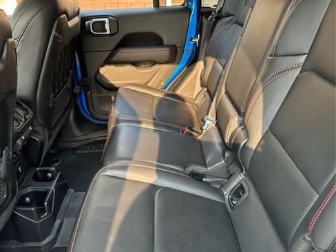 Used 2021 Jeep Gladiator Rubicon AWD/4WD image 7