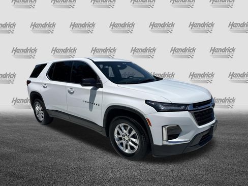 Used 2022 Chevrolet Traverse LS FWD image 2