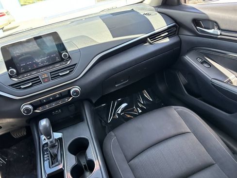 Used 2019 Nissan Altima 2.5 S FWD image 14