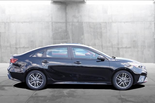 Used 2023 Kia Forte GT-Line w/ GT-Line Technology Package FWD image 5