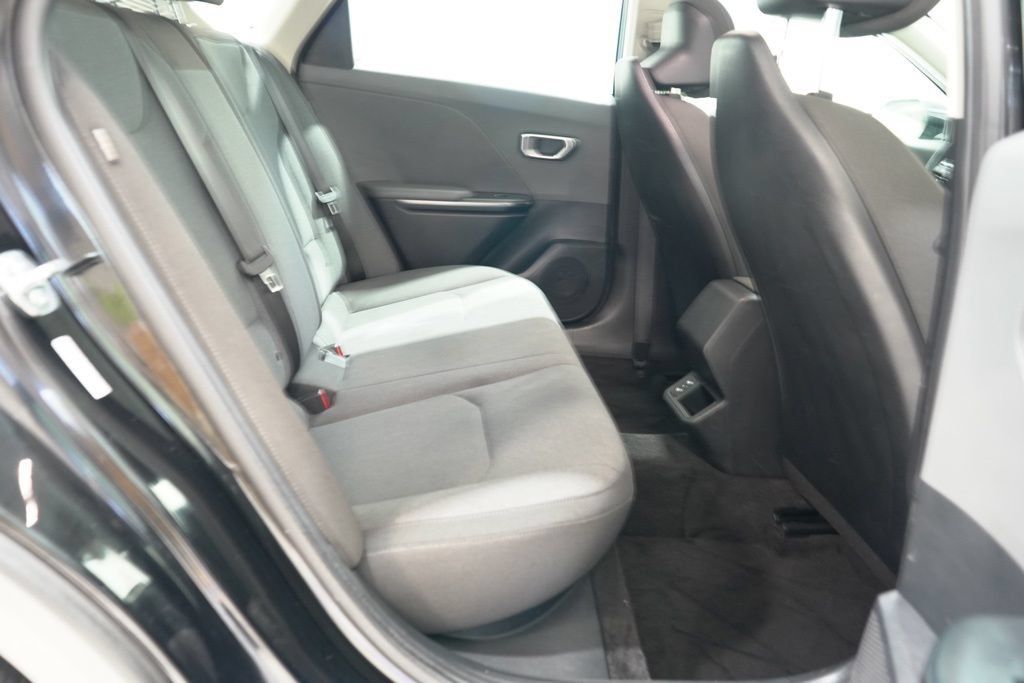 Used 2025 Kia K4 FWD image 27
