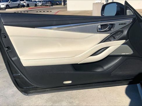 Used 2017 INFINITI Q60 3.0t Sport image 24