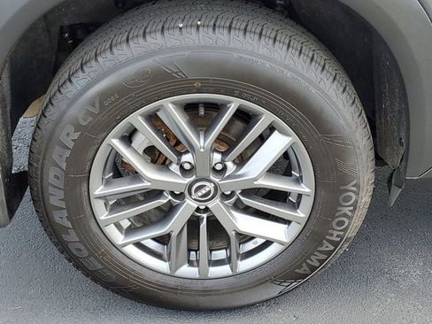 Used 2022 Nissan Rogue S AWD/4WD image 5