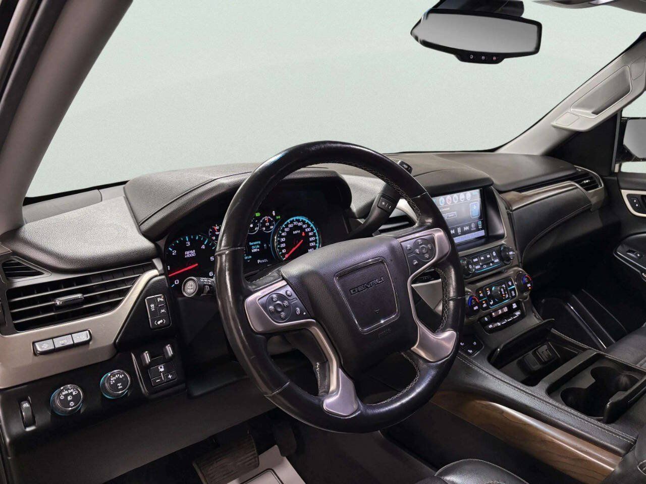 Used 2019 GMC Yukon XL Denali w/ Open Road Package AWD/4WD image 14