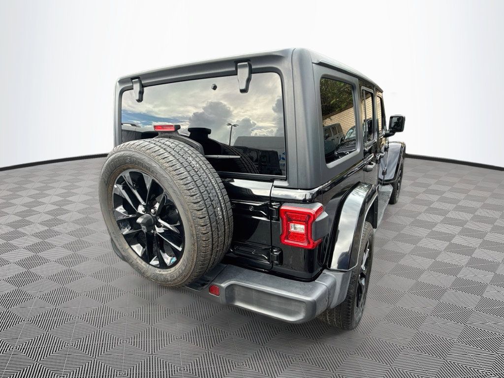 Used 2023 Jeep Wrangler Unlimited Sahara AWD/4WD image 6